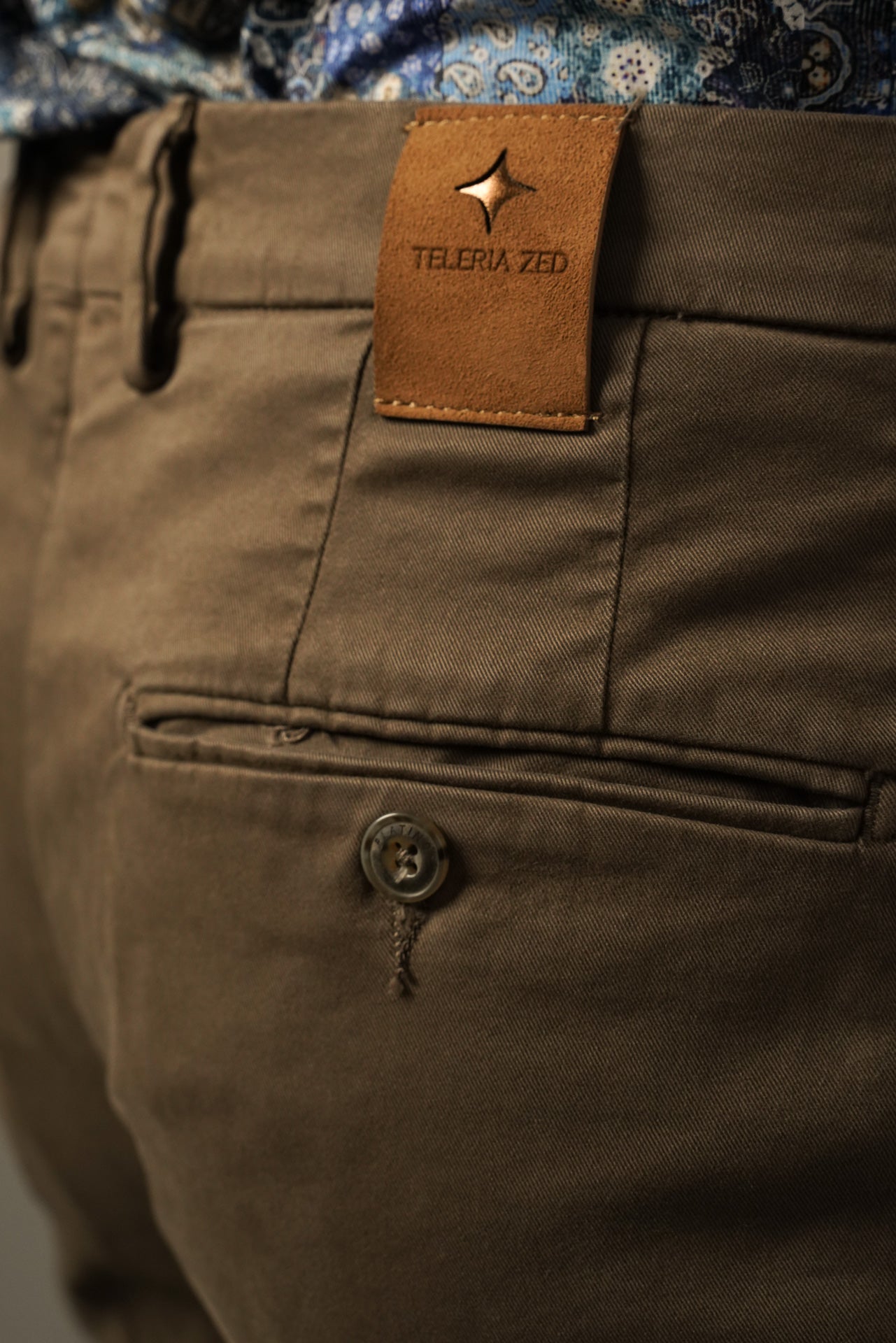 Teleria Zed – brune chinos i bomuld stretch