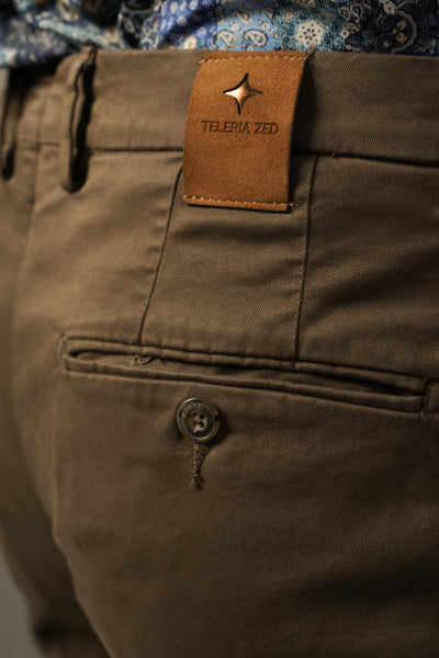 Teleria Zed – brune chinos i bomuld stretch