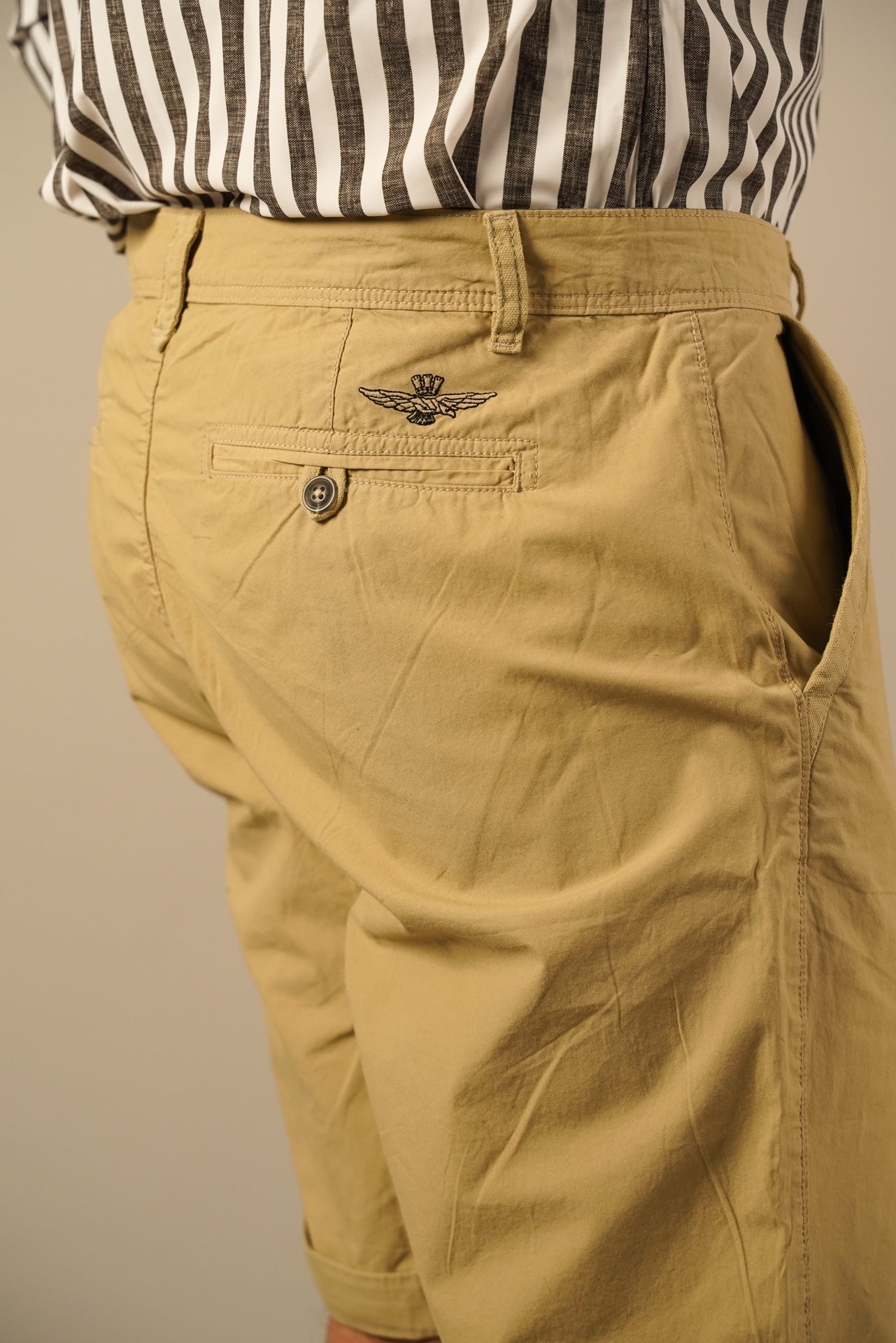 Aeronautica Militare beige shorts