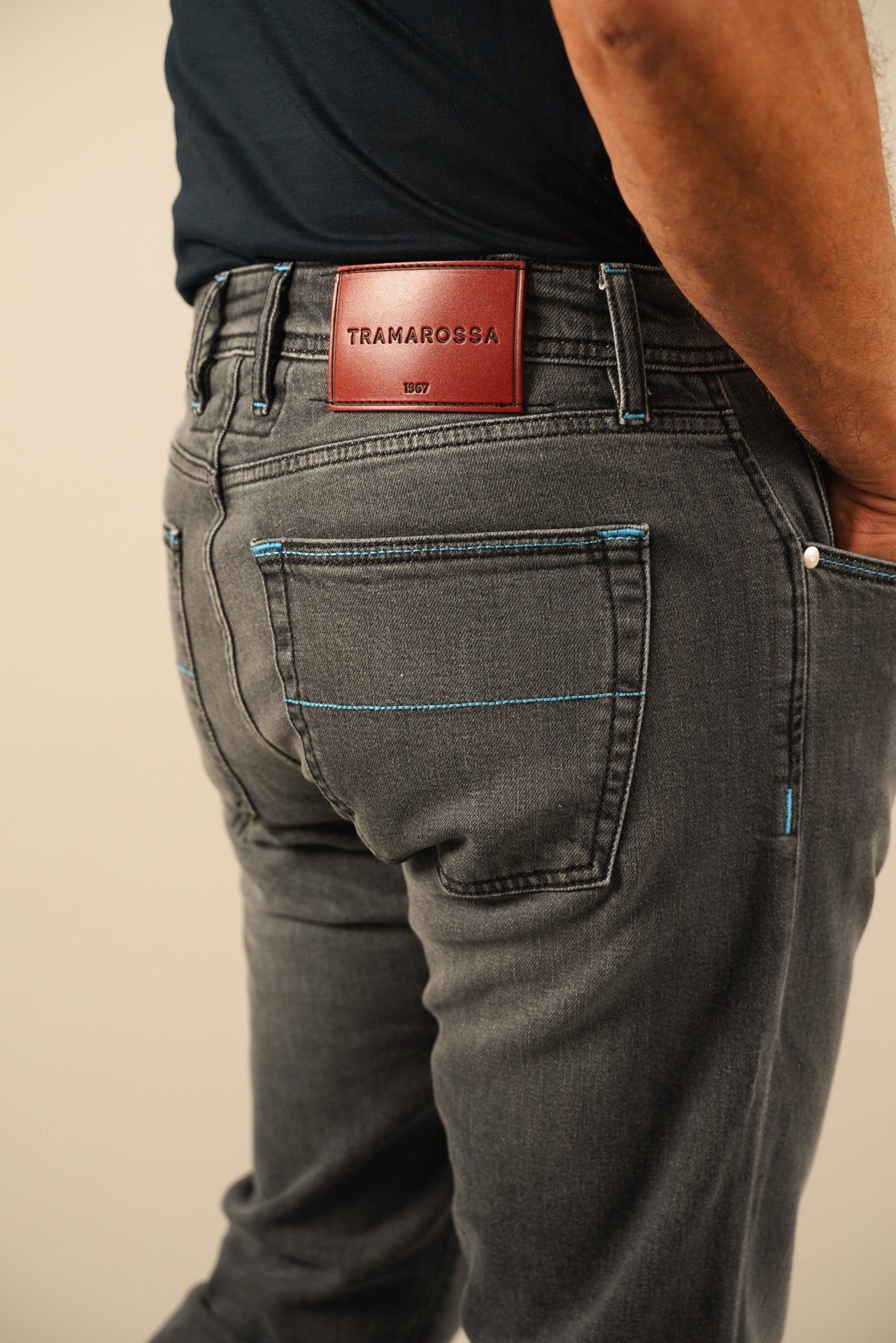 Tramarossa Michelangelo Jeans – Grå med lyseblå stikninger