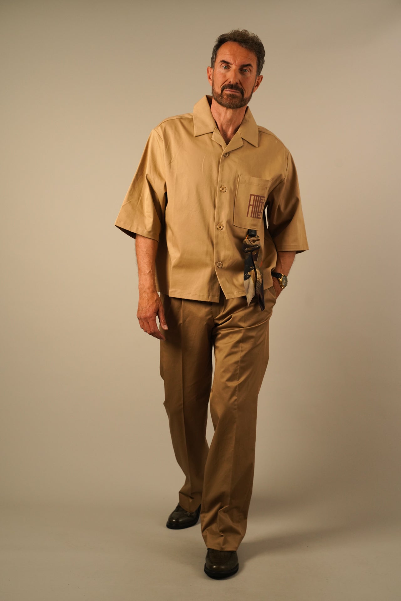 Alessandro Magno Oversize Overshirt – Sandfarvet