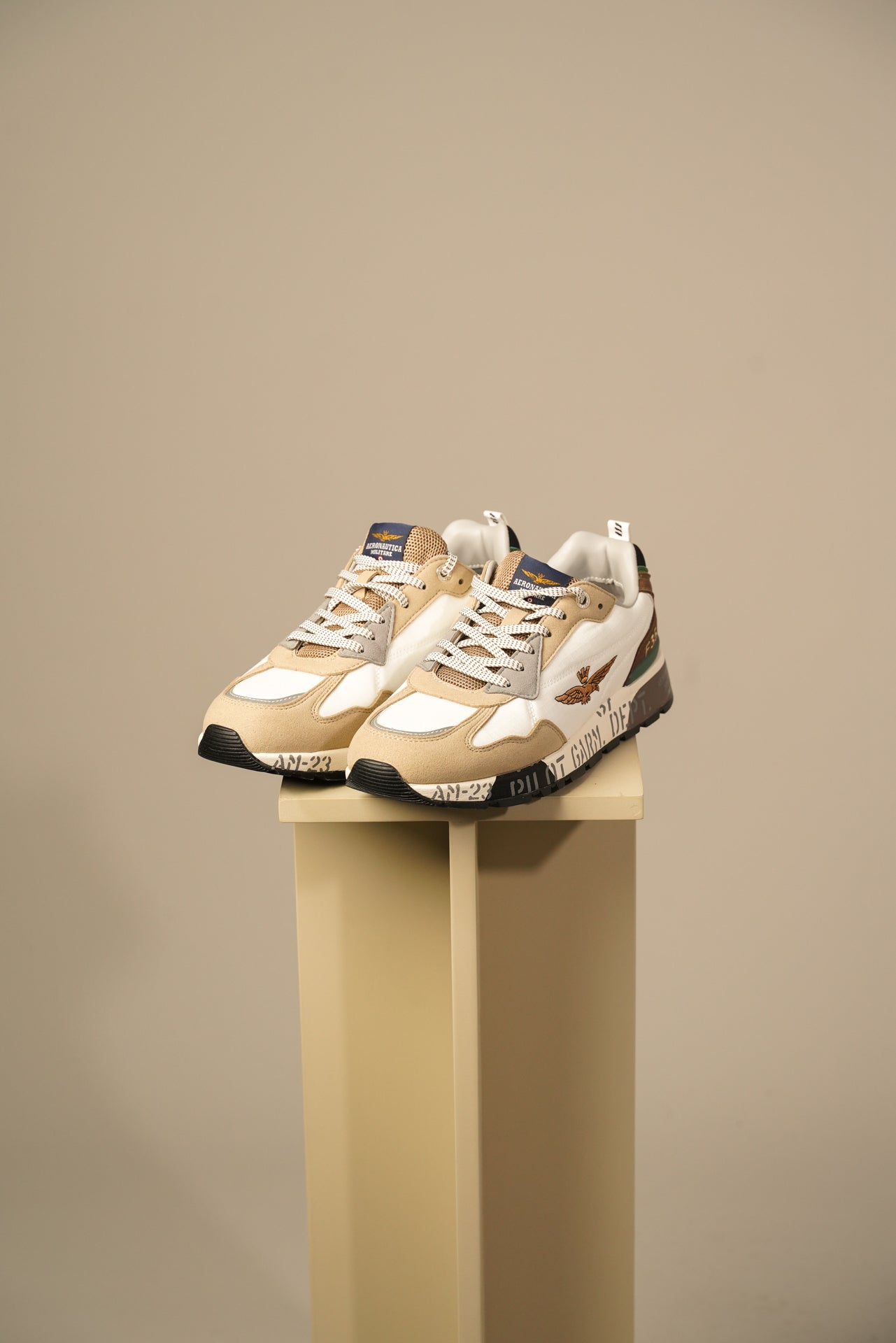 Aeronautica Militare sneakers – Beige & Hvid