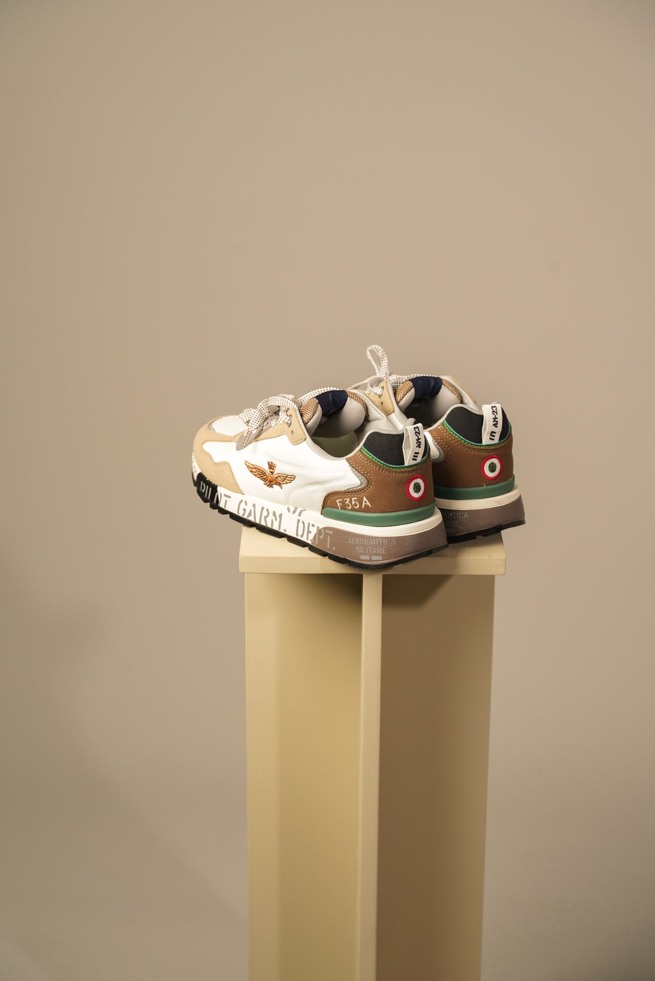 Aeronautica Militare sneakers – Beige & Hvid