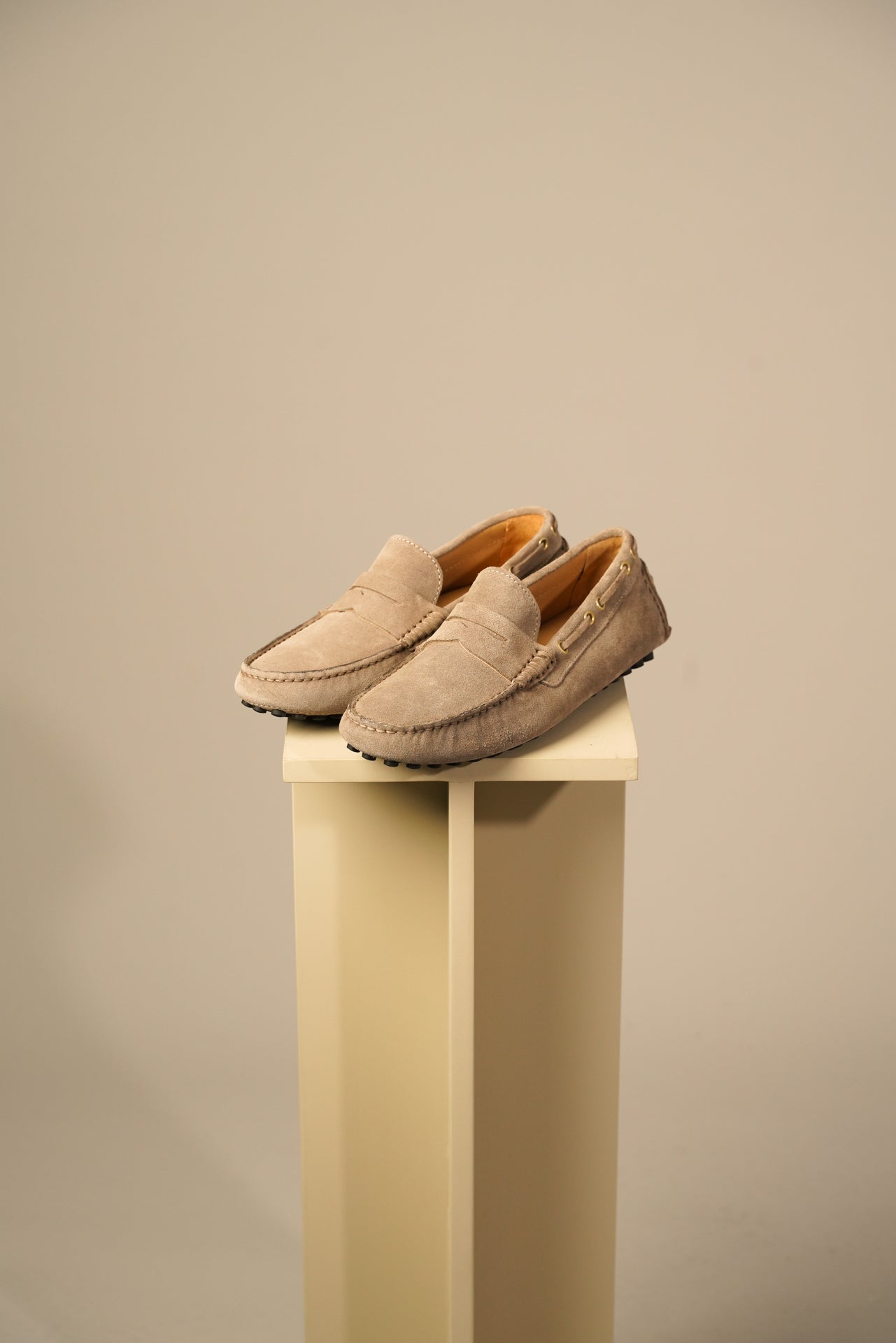 Klassiske Loafers i Kalve Ruskind – Sandfarvet