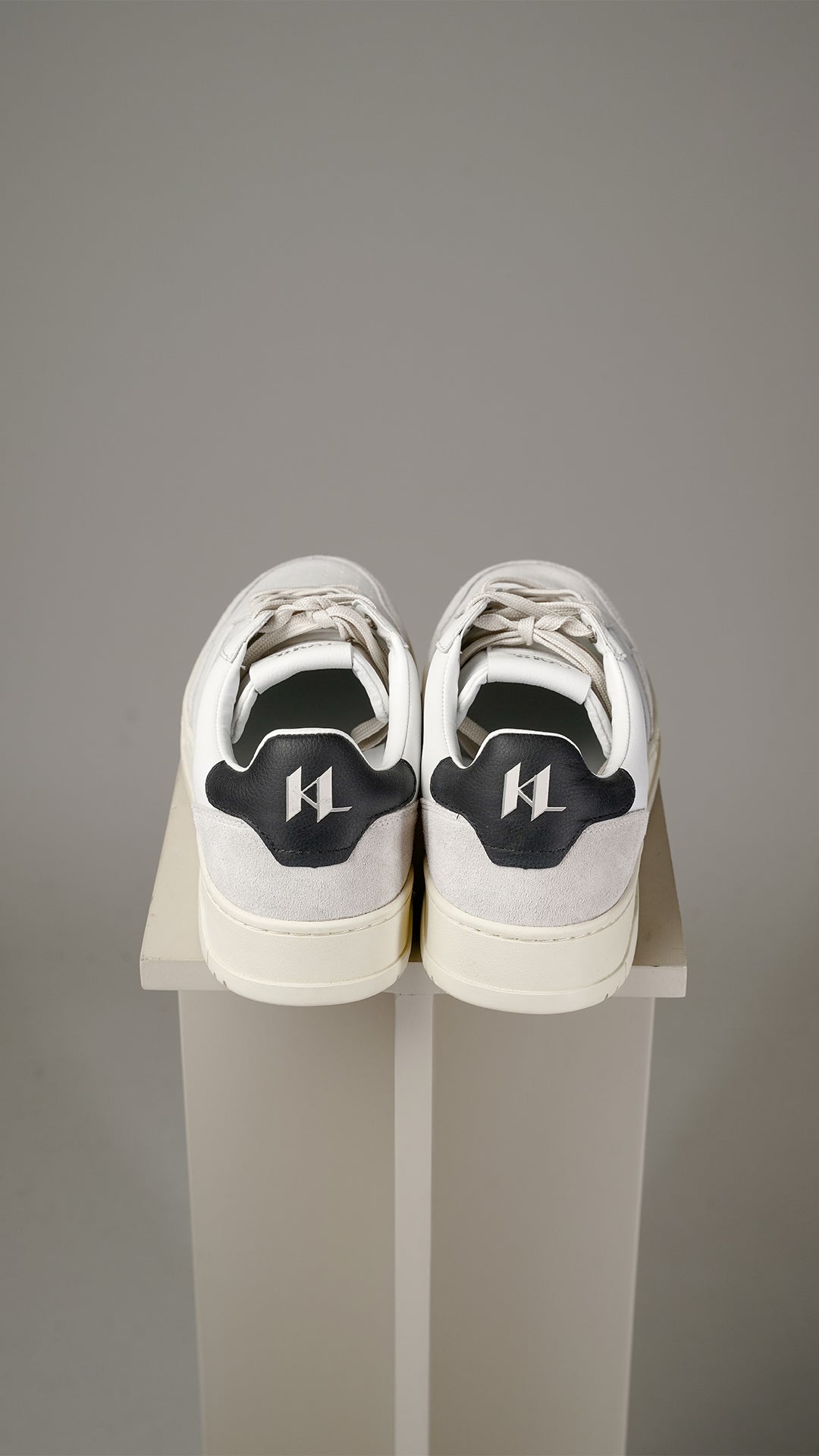 Karl Lagerfeld hvide sneakers med sort detaljer