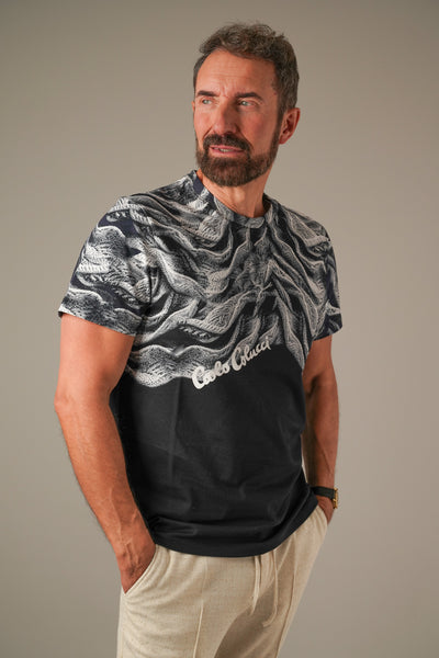 Carlo Colucci Oversize T-Shirt – Med Print i Sort & Grå