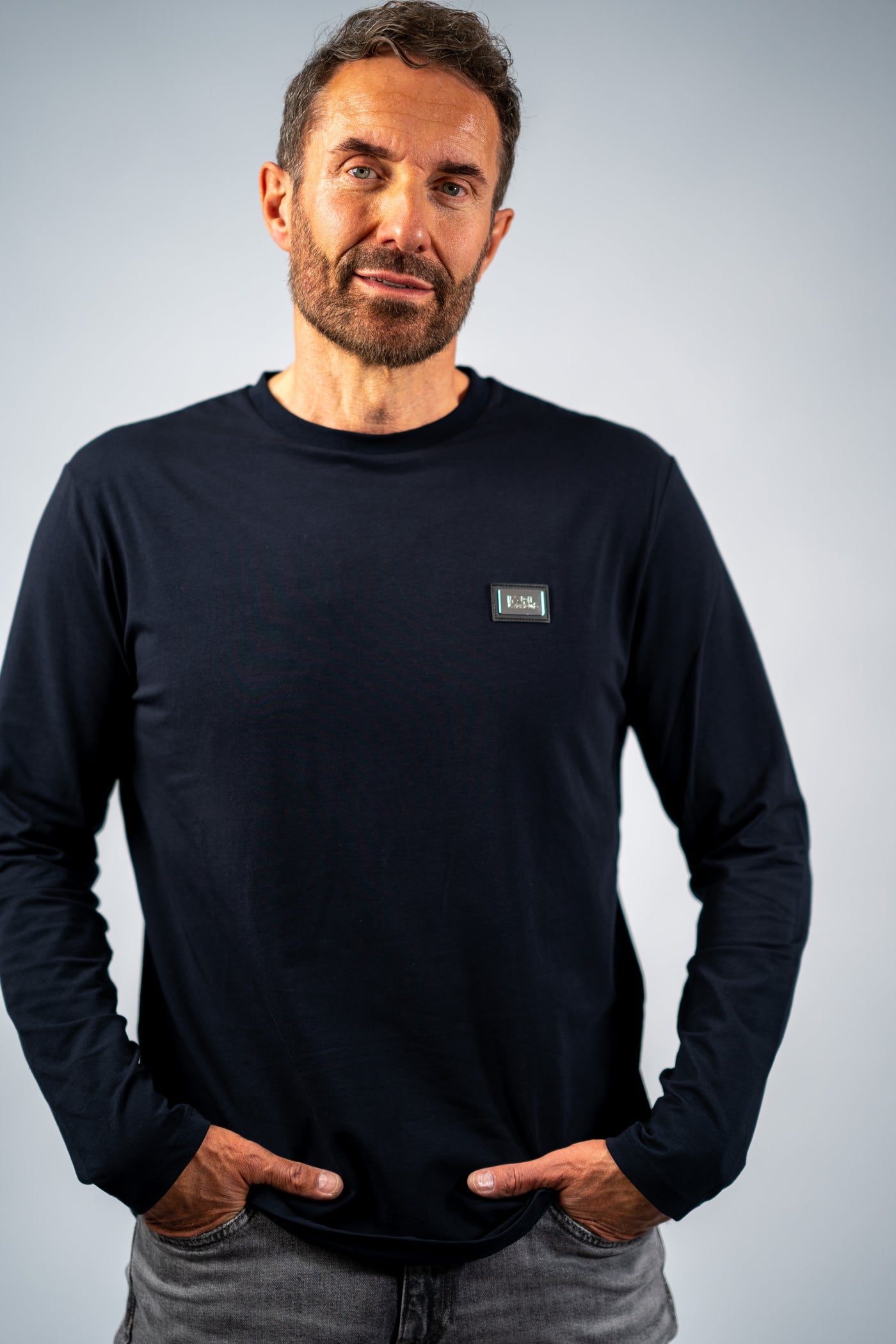 Karl Lagerfeld navy t-shirt med plade logo