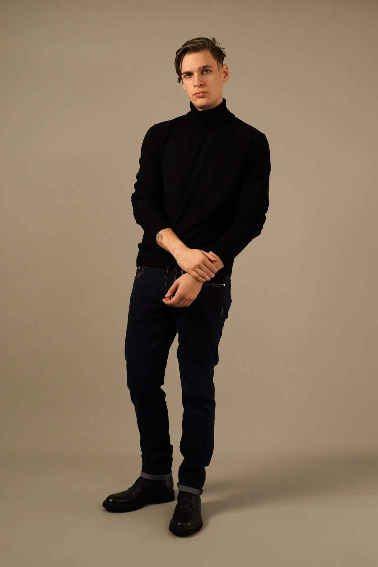 Golman Copenhagen Cashmere Rullekrave Strik – Sort Golman Copenhagen