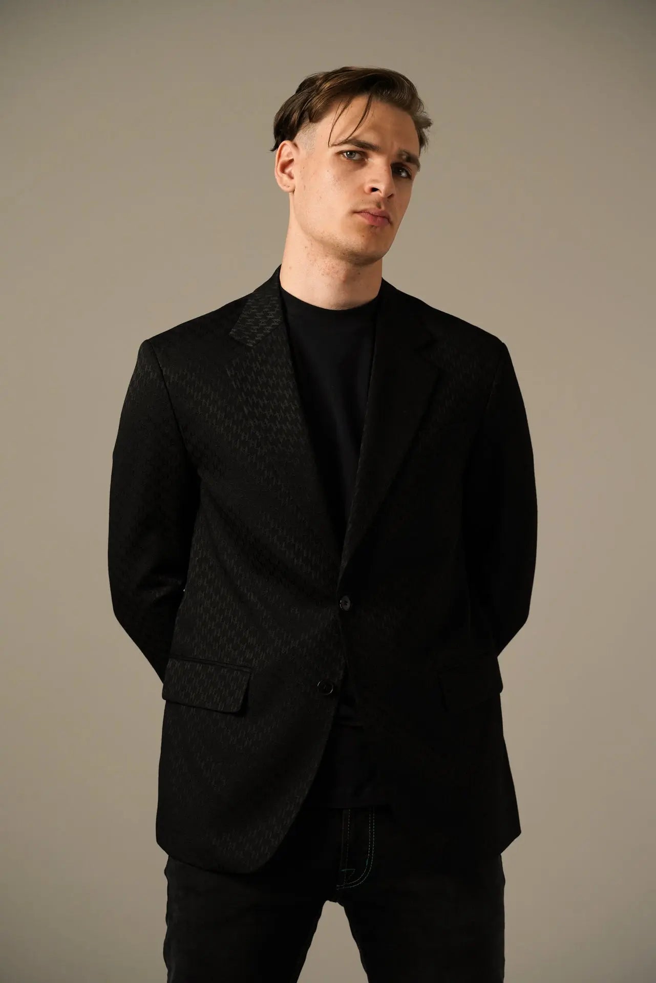 Karl Lagerfeld Eksklusiv Sort Blazer med Tonet Mønstret Struktur Karl Lagerfeld